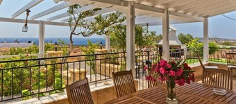 Ferienhaus 'Villa Ntora' mit Bergblick, WLAN und Klimaanlage
