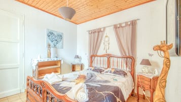 3 makuuhuonetta, silitysrauta/-lauta, ilmainen Wi-Fi, vuodevaatteet