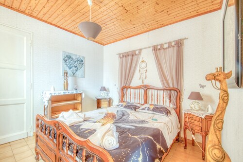 "Villa Chouchou Côte Atlantique N2" with Private Terrace, Garden, and Wi-Fi
