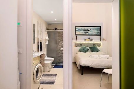 1 室のベッドルーム、WiFi (無料)、ベッドシーツ. Apartment 'Smart Home Loano' with Wi-Fi and Air Conditioning