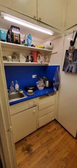 Fridge, microwave