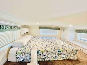 2 bedrooms, desk, iron/ironing board, travel cot