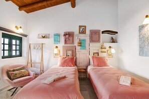 1 habitación, tabla de planchar con plancha, wifi gratis y ropa de cama 