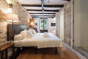 1 bedroom, internet, bed sheets
