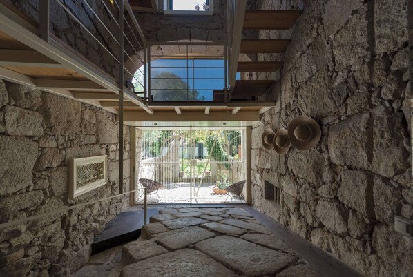 Interior - Casa da Muralha - Terrace (Porto)