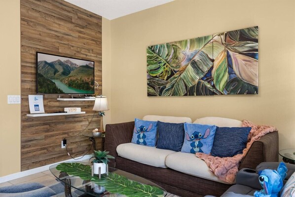 Téléviseur, table de ping-pong