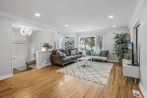  Comfy Homestay- Large Deck & Backyard - near St Paul