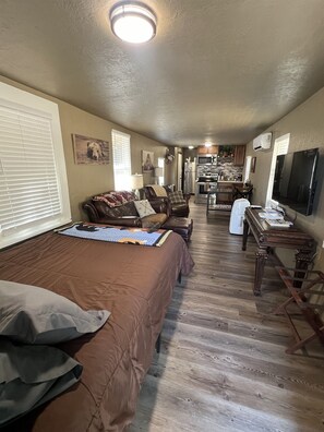 1 chambre, fer et planche à repasser, Wi-Fi, draps fournis