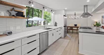 Charming Fairport Retreat - Rochester, NY