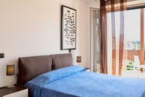 2 bedrooms, WiFi, bed sheets - Three-room apartment with 6 beds, located in the Mirto and Corbezzolo buildings, can be arranged on the ground floor with equipped outdoor space or on upper floors with a balcony. <br>It consists of a living room with a kitchenette and a double sofa bed, (San Vincenzo)