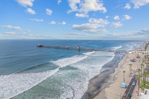 Rooftop Home With Ocean View & Private Parking