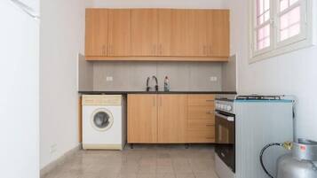 Réfrigérateur, four, plaque de cuisson