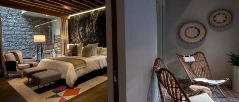 Adela | 1 bedroom, Egyptian cotton sheets, premium bedding, down comforters