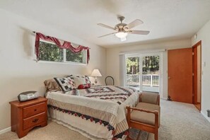 3 bedrooms, iron/ironing board, WiFi, bed sheets