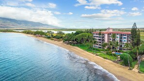 On the beach - Best Oceanfront Value in Kihei - Kealia Resort! (Kihei)