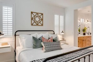 3 dormitorios, tabla de planchar con plancha, wifi gratis y ropa de cama