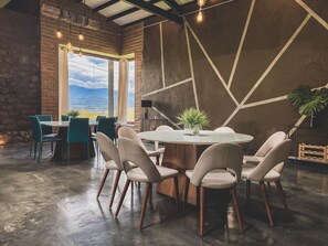 Dining room - El Trapiche Luxury Villa (Ibarra)