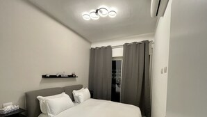 1 bedroom, desk, iron/ironing board, travel cot - A stone's throw from San Pietro and Villa Pamphili (Roma)