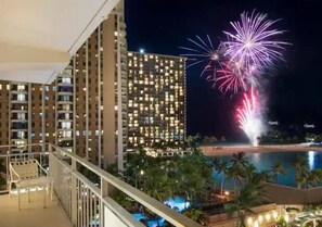 Property grounds - ILLIKAI 844 - Oceanfront, Lagoon & Marina 2 BDRM (Honolulu)