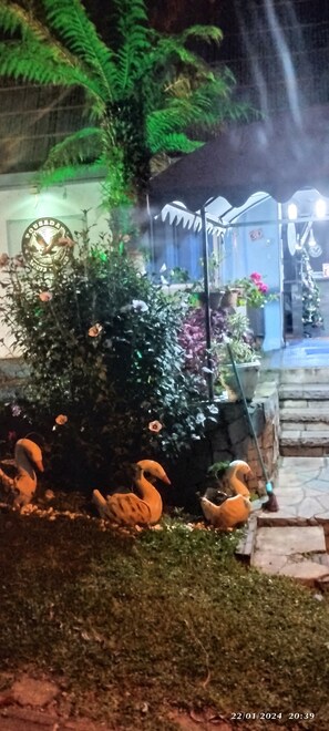 ด้านหน้าที่พัก