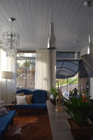 ทีวีจอพลาสมา 24 นิ้ว พร้อมช่องเคเบิล, จอคอมพิวเตอร์