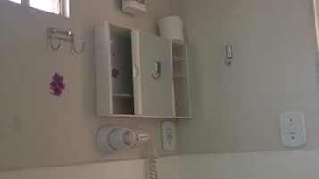 Standard Double Room | Bathroom