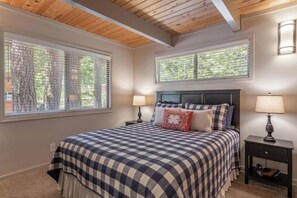 4 室のベッドルーム、アイロン / アイロン台、WiFi、ベッドシーツ