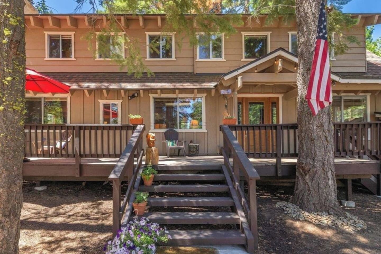 Chamberlands Beach!  Large Family Home!