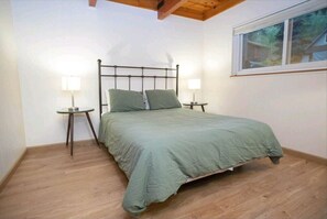 4 多间卧室、熨斗/熨衣板、免费 WiFi、床单