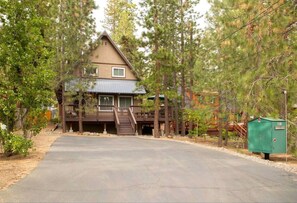 Exterior - Speedboat Beach Cabin Close to Skiing and Casinos (Kings Beach)