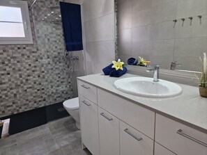 Douche, serviettes fournies