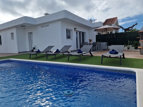 "Del Perro“@MARISOL: 300m zum Strand, Privat-Pool, A/C, WiFi, Hundestrand