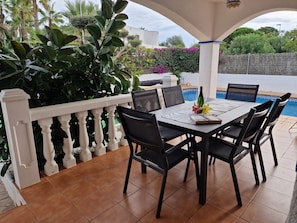 Outdoor dining - "Delphine"@MARISOL: 100m to the beach, private pool, A/C, WiFi, dog beach (Riumar)