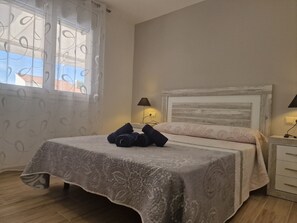 3 quartos, Wi-Fi de cortesia, roupa de cama