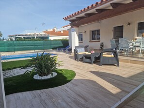 Terrace/patio - "Sueño"@MARISOL: 270m to the beach, private pool, A/C, WiFi, dog beach (Riumar)