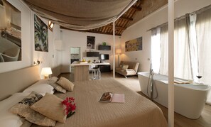 4 bedrooms, in-room safe, desk, iron/ironing board - Villa Loria - Luxurious Villa with private pool located in the city centre (San Vito Lo Capo)