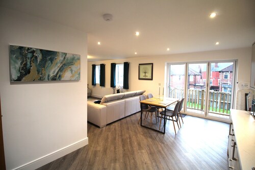 2 Bed Bungalow - Large Enclosed Garden - New Build