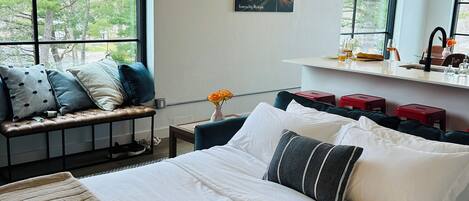 1 slaapkamer, een kluis op de kamer, een strijkplank/strijkijzer