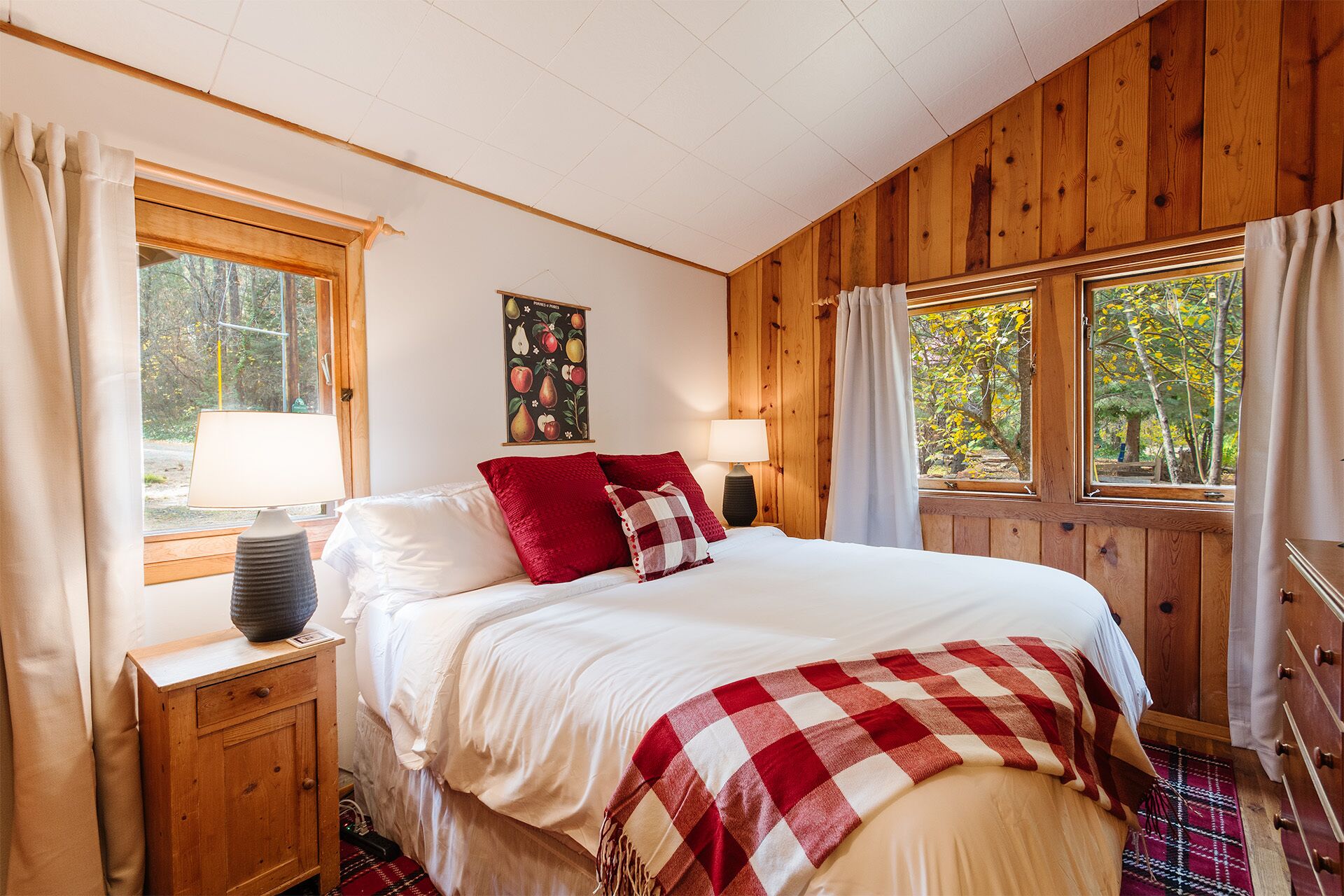 3 soverom, strykejern/-brett, wi-fi og sengetøy