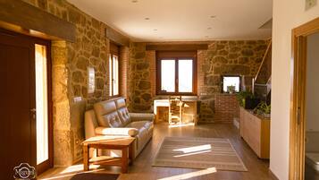 Exclusive Villa | Living area | Heated floors