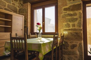 Exclusive Villa | Living area | Heated floors - Casa Rural La Tahona (Fermoselle)