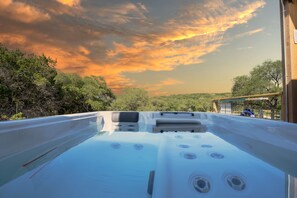 Tina de hidromasaje al aire libre