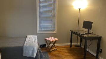 3 dormitorios, escritorio, tabla de planchar con plancha y wifi