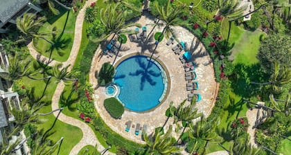 Romantic Getaway • 1BR Villa Steps to Beach & Pool