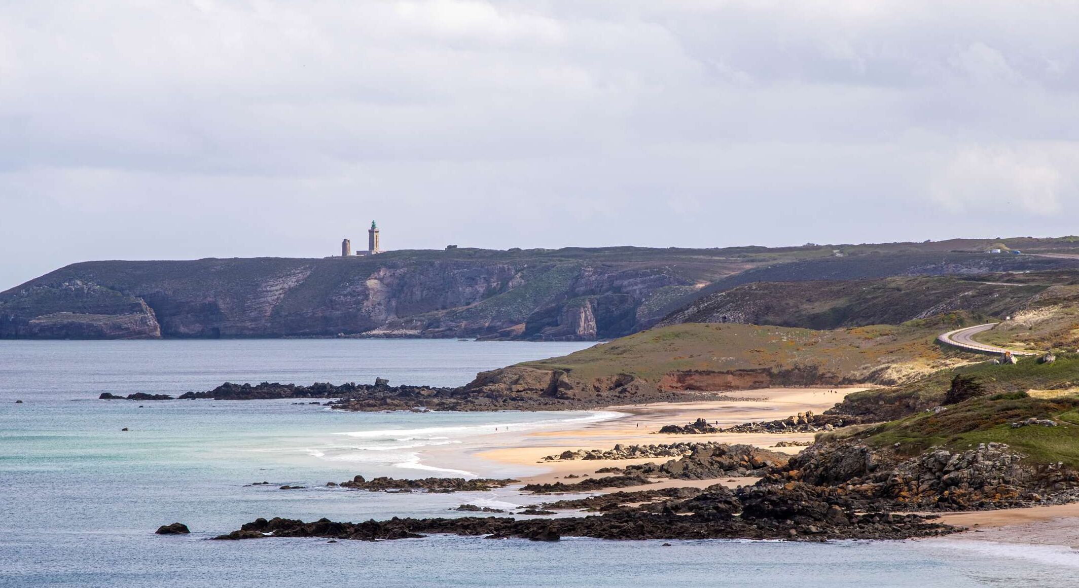 بالقرب من الشاطئ