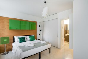 1 間睡房、熨斗/熨衫板、上網