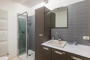 淋浴設備、風筒、坐浴桶