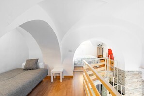 1 bedroom, Internet - GuestHost - Functional Apt x5 in the Heart of Catania (Catania)