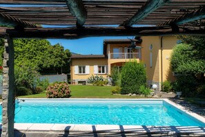 Pool - Prestigious villa with swimming pool in Magliaso (La Pergola) (Magliaso)