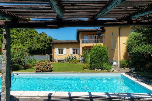 Prestigious villa with swimming pool in Magliaso (La Pergola)